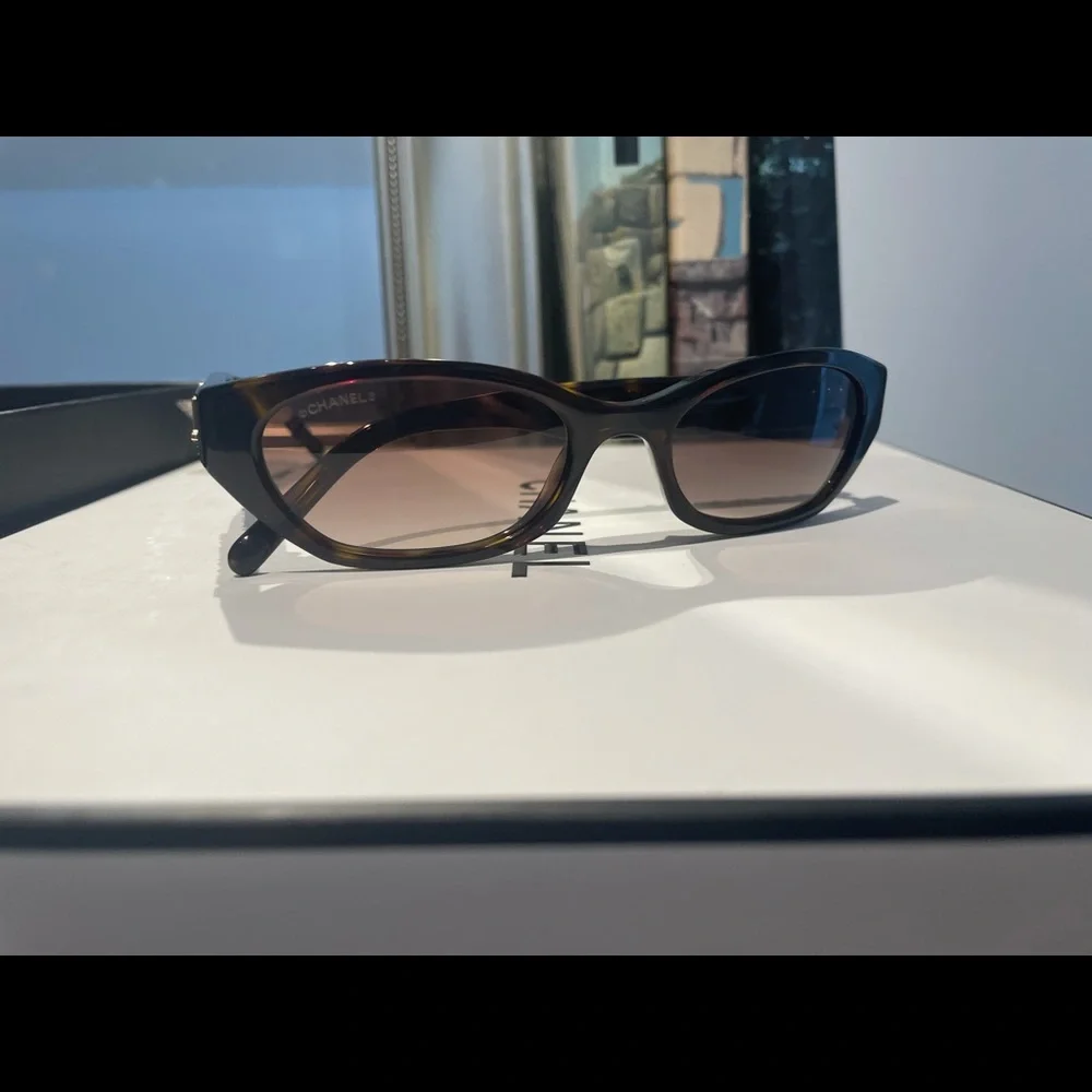 CHANEL LIMITED EDITION A71280 rectangle sunglasses